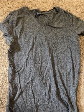 Divided Men's Heather Gray V-Neck Short Sleeve Tee